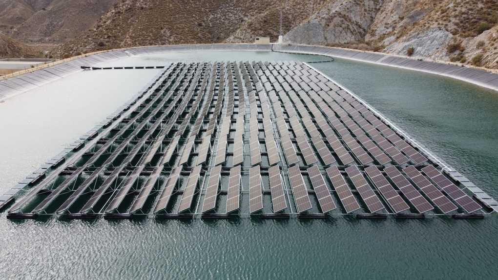 La nueva planta solar fotovoltaica flotante de Cuevas del Almanzora 